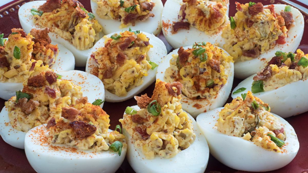Jajka faszerowane bekonem