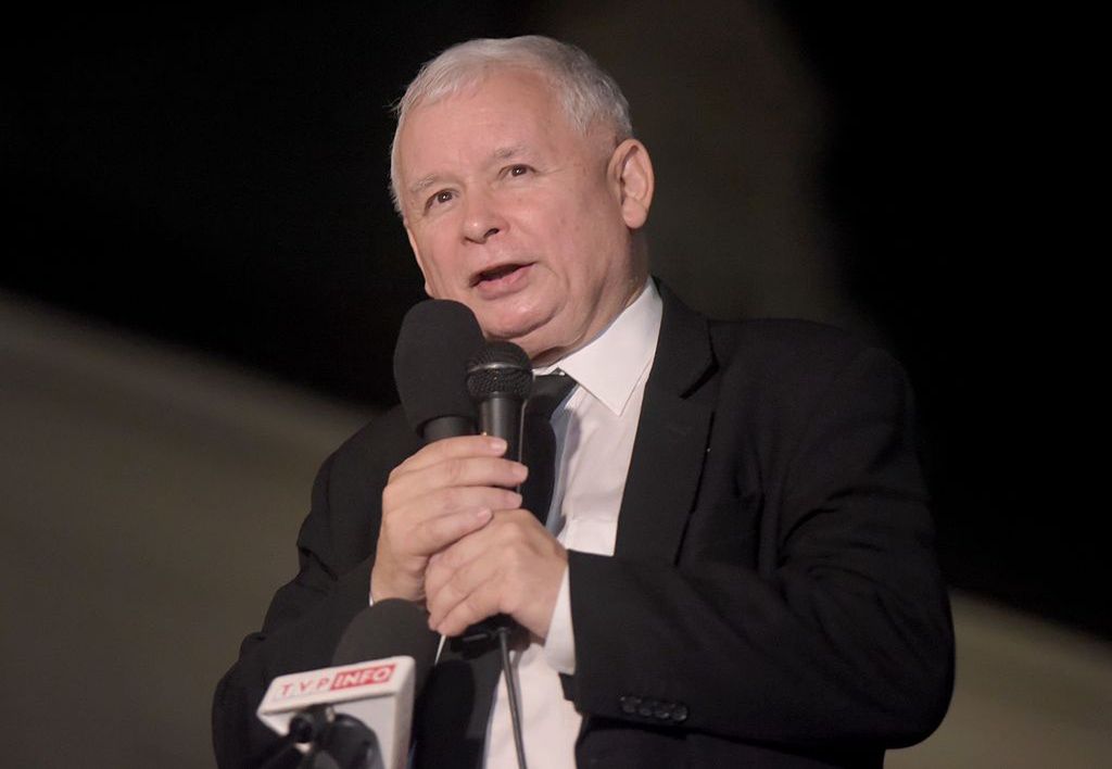 Jarosław Kaczyński trafił na kwarantannę. Jak się czuje?