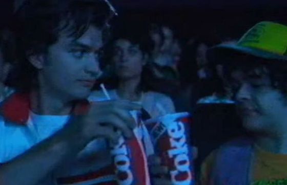 Coca-Cola w reklamie nawiązuje do „Stranger Things”, wraca na rynek z produktem New Coke sprzed 30 lat