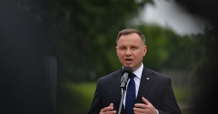 Ona dostała pracę u Andrzeja Dudy, on ma zarzuty w potężnej aferze