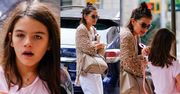 Zaspana Katie Holmes odbiera córkę od koleżanki