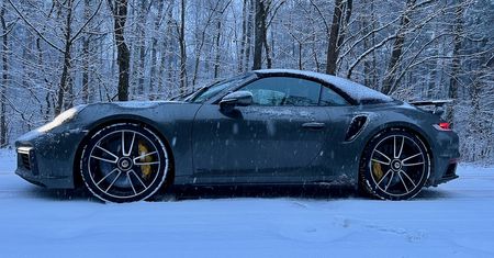 Porsche 911 Turbo S. Kabriolet za 1,4 mln zł nie tylko na lato