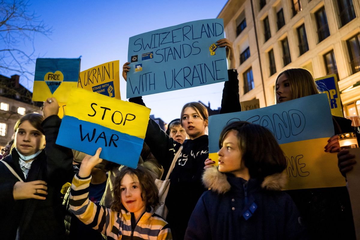 Protest w szwajcarskiej Lozannie przeciwko rosyjskiej inwazji na Ukrainę 