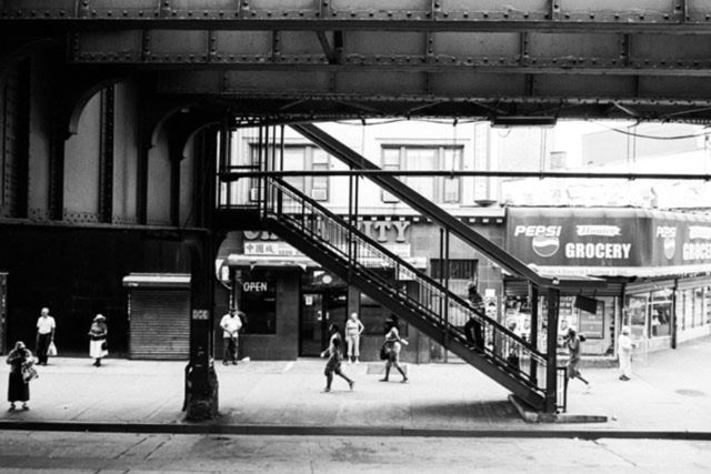 Andre D. Wagner - współczesna fotografia uliczna z Brooklynu na negatywie 5