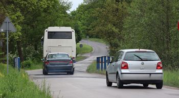 Jest "zielone światło" dla remontu ulicy Wadowickiej w Porębie Wielkiej. Oświęcimskie Starostwo podpisało umowę z nowym wykonawcą inwestycji