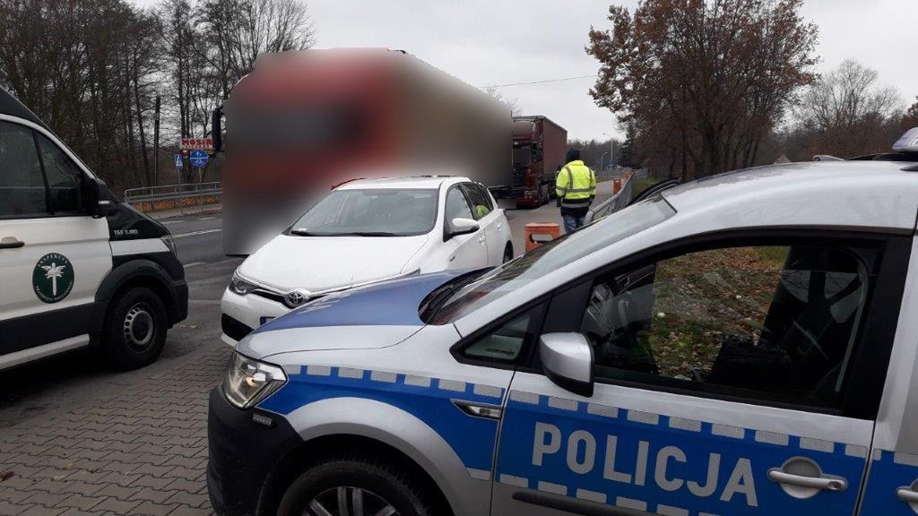 Jechał z naczepą pełną skrzynek po piwie. Wydmuchał ponad pół promila