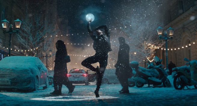 "Sway" - świąteczna reklama Apple (wideo)