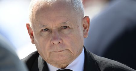 PiS pokazowo "zaorał się" nowym spotem [OPINIA]