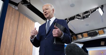 Biden ogłasza uwolnienie rezerw. Ceny ropy drgnęły
