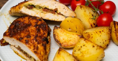 Pomysł na kurczaka w śródziemnomorskim stylu. Smakuje jak z najlepszej restauracji
