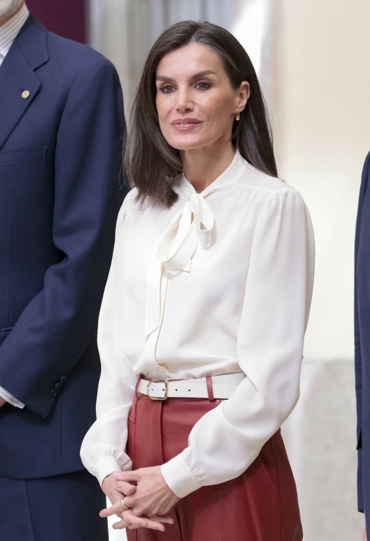Królowa Letizia w eleganckiej bluzce 