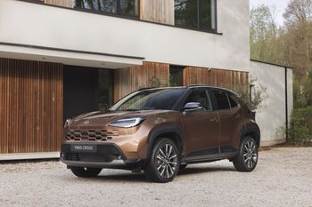 Toyota odświeżyła Yarisa Crossa. Europejski bestseller zyskał nową twarz