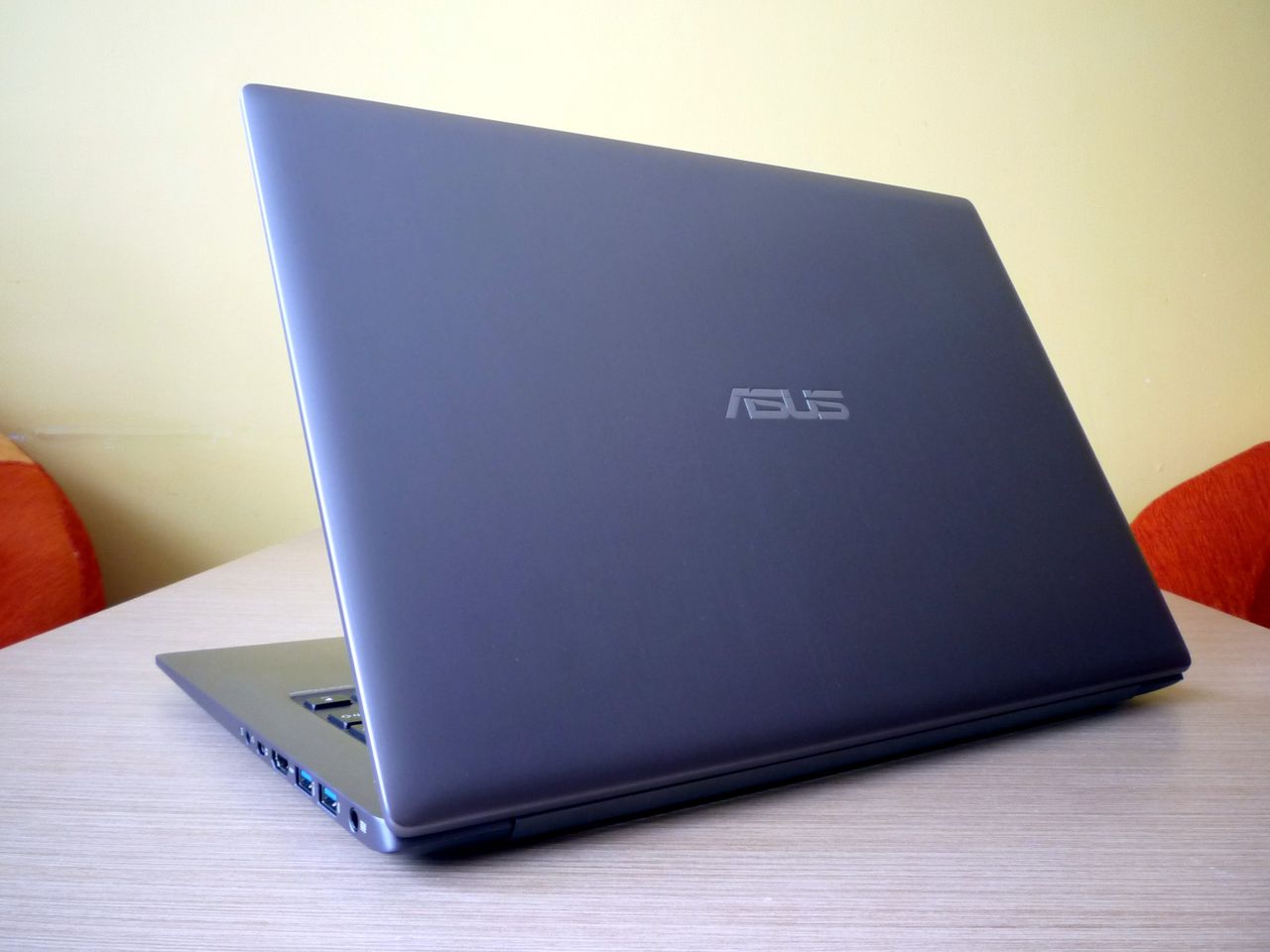 Asus VivoBook U38N