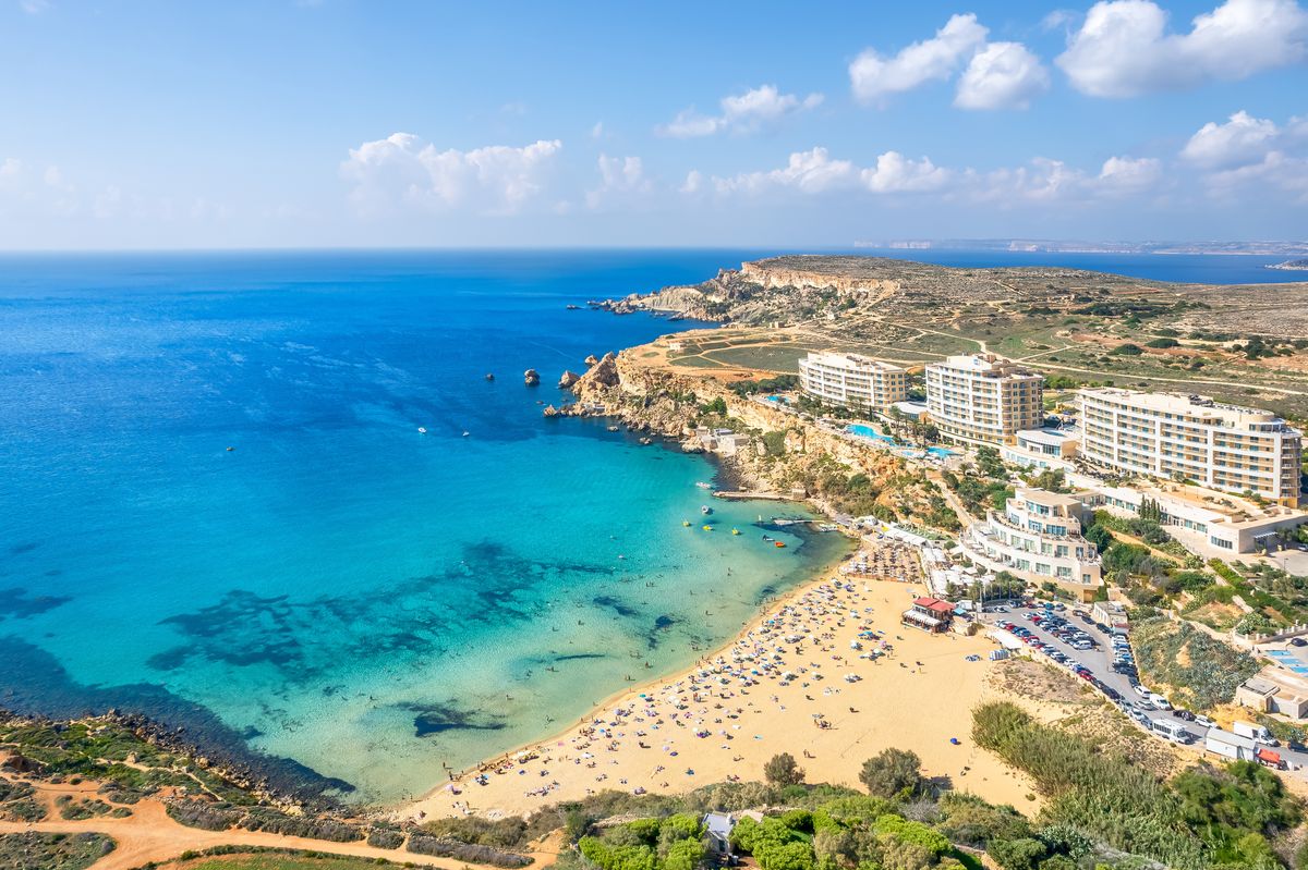 Malta kusi pięknym wybrzeżem i masą zabytków