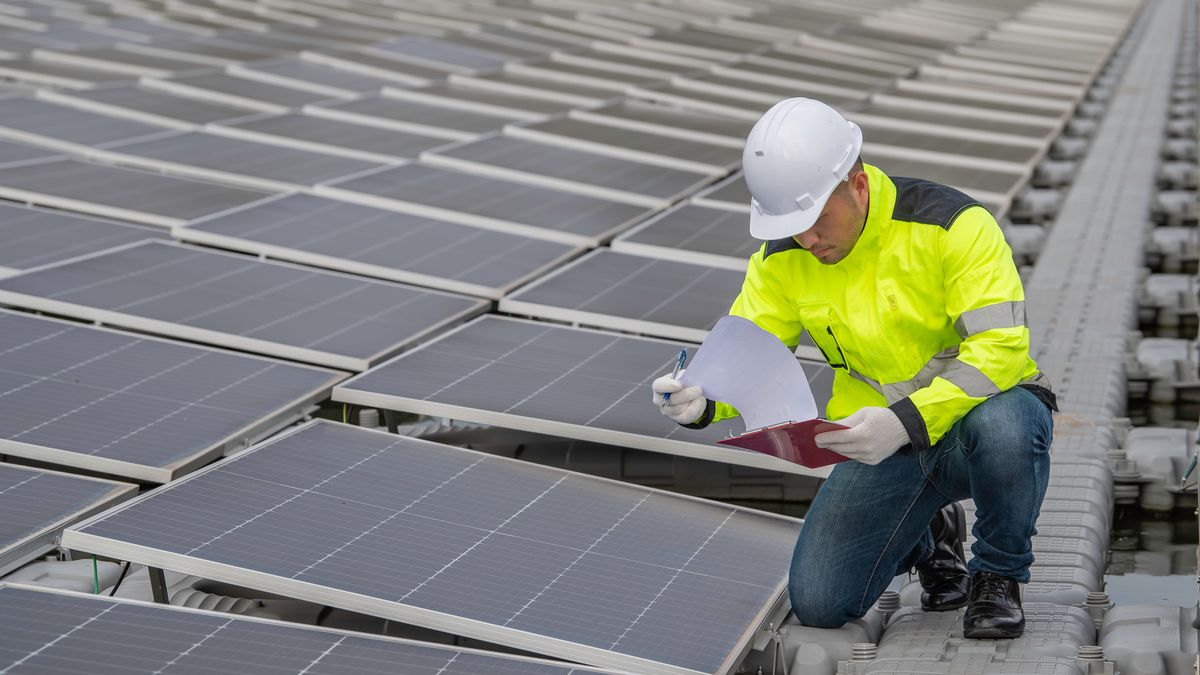 Coraz większe straty energii z farm wiatrowych i słonecznych