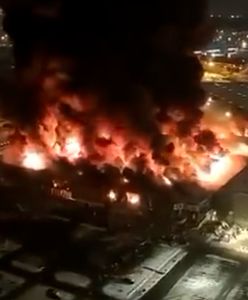 Ogromny pożar na przedmieściach Moskwy. Centrum handlowe w ogniu