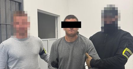 Agresja w karetce zakończyła się deportacją. 24-latek dostał pięcioletni zakaz wjazdu
