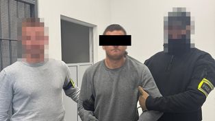 Agresja w karetce zakończyła się deportacją. 24-latek dostał pięcioletni zakaz wjazdu