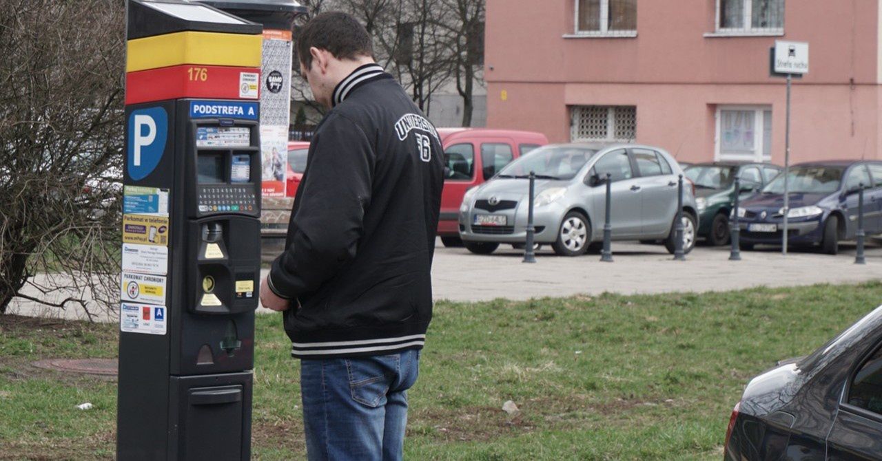 Od 1 czerwca ruszają zmiany w strefach płatnego parkowania w Łodzi. Mieszkańcy nie są z tego zadowoleni