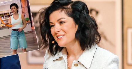 Kasia Cichopek w poszarpanych, krótkich dżinsach na planie "Pytania na śniadanie" TVP. Czy to był dobry wybór?