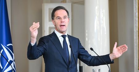Szef NATO ostrzega. "Czas przełączyć się na myślenie w kategoriach wojny"