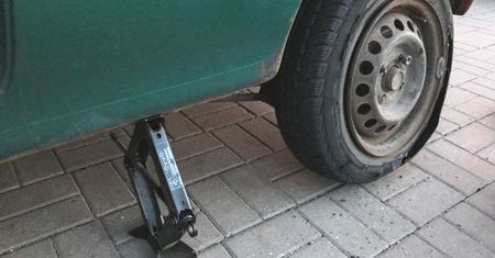 Mandat za opony też można dostać. Sprawdź, kiedy policjant może mieć zastrzeżenia