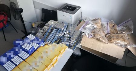 Uciekał przed policją z rocznym dzieckiem w nosidełku. Dwóch handlarzy nielegalnym tytoniem wpadło w Dzierżoniowie
