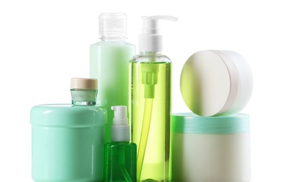 UOKiK skontrolował kosmetyki: błędne dane o składzie, przekroczone daty trwałości