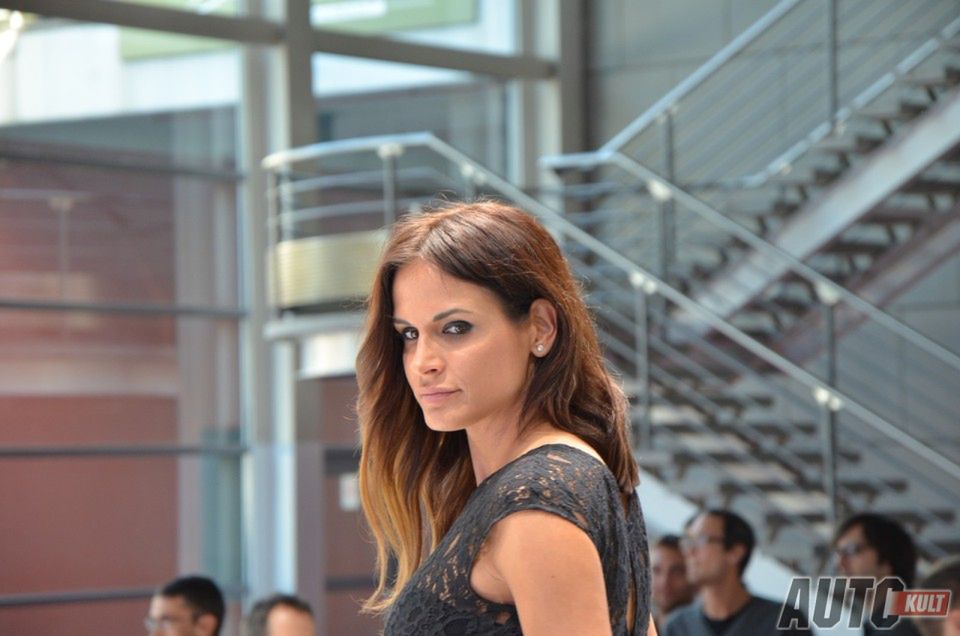 Hostessy z Paris Motor Show 2012 [galeria] 24