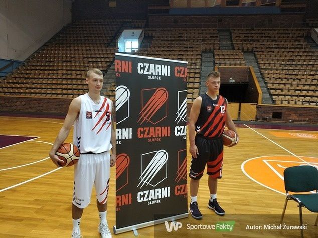 Nowe stroje oraz logo STK Czarnych Słupsk