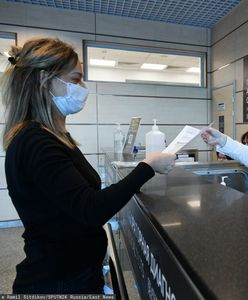 Paszporty covidowe w Polsce? Warszawa miała dołączyć do testów certyfikatów