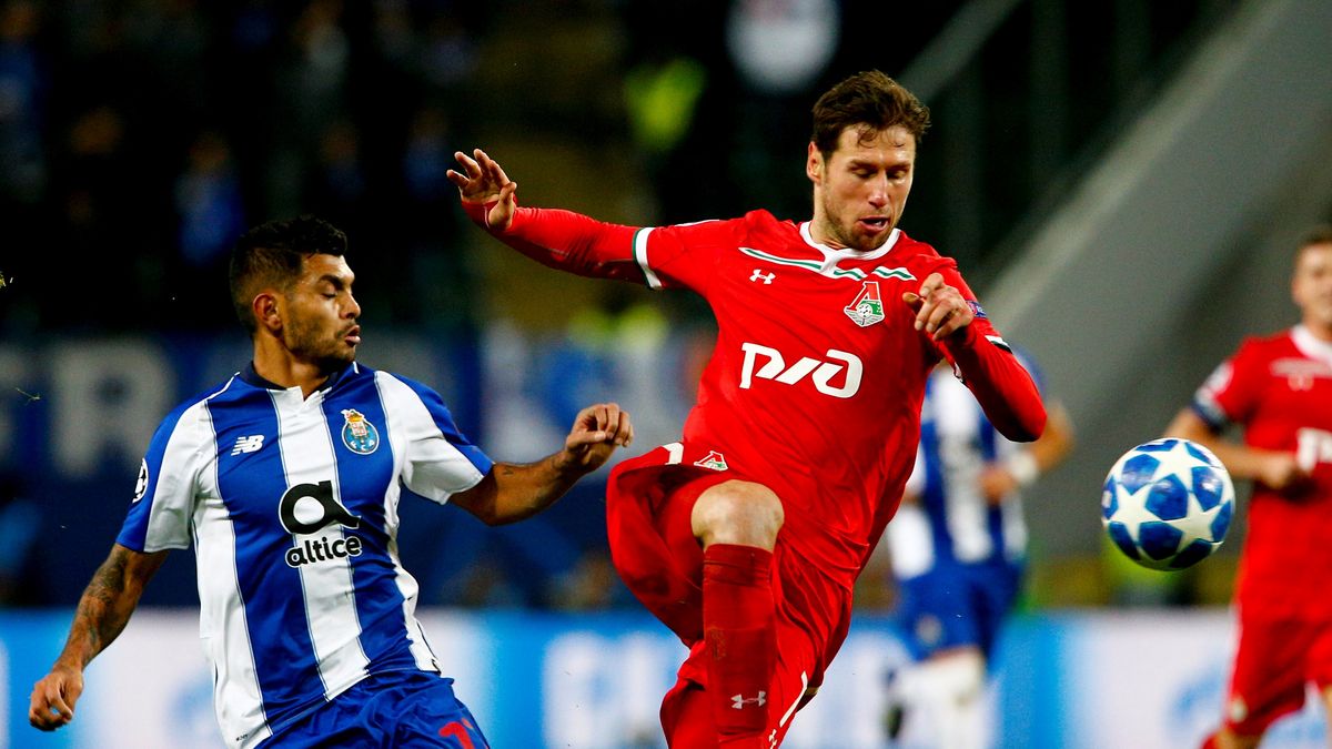 Newspix / ABACA / Na zdjęciu: Jesus Manuel Corona (z lewej) i Grzegorz Krychowiak (z prawej)