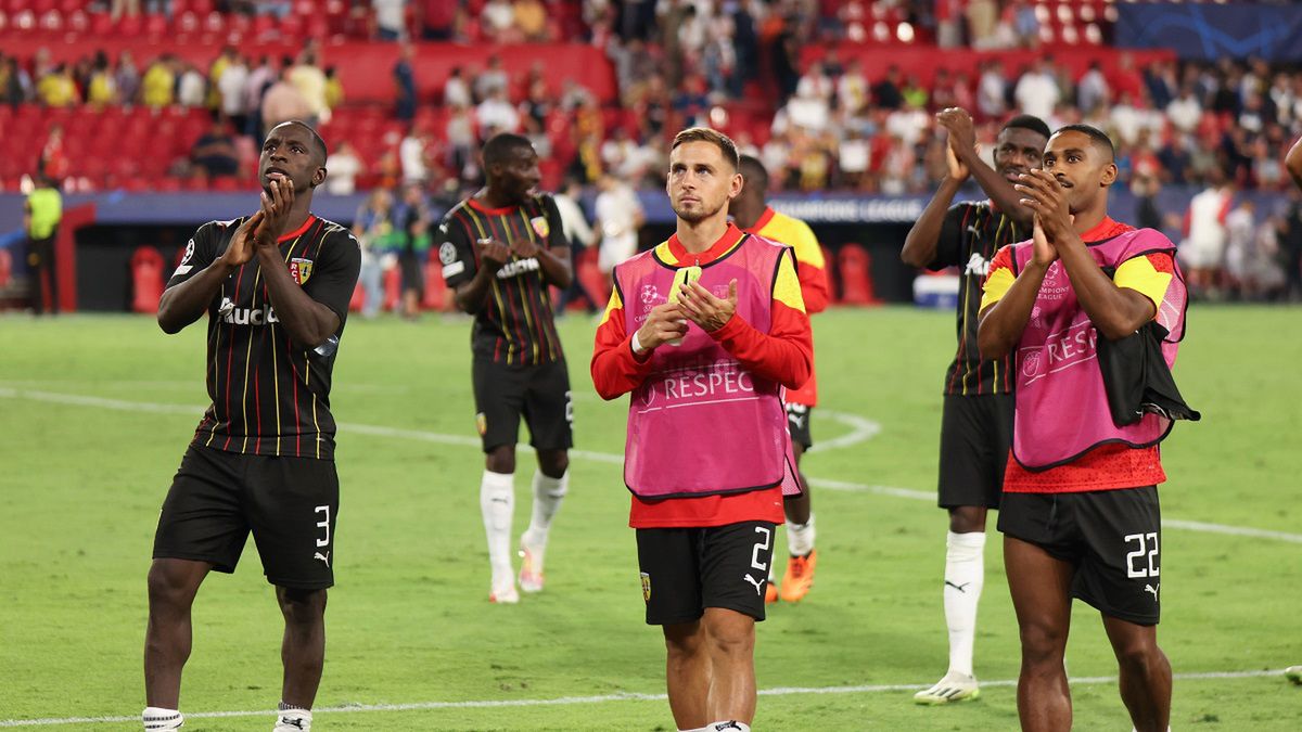 Getty Images / Jose Luis Contreras / Na zdjęciu: piłkarze RC Lens
