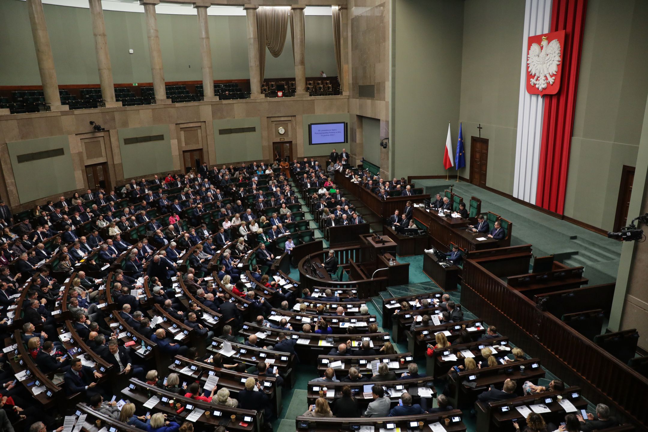 obrady Sejmu
Warszawa, 15.12.2022. Pos�owie na sali obrad Sejmu w Warszawie, 15 bm. Sejm kontynuuje obrady, zaplanowane s� g�osowania nad poprawkami Senatu do kilku ustaw. (ad) PAP/Albert Zawada
Albert Zawada
9, 9., Dziewi�ta, IX kadencja, kadencji, obrad, obrady, polityk, polityka, posiedzenie, Posiedzenie Sejmu, sala, Sala plenarna posiedze� obrad, sejm, Sejm RP