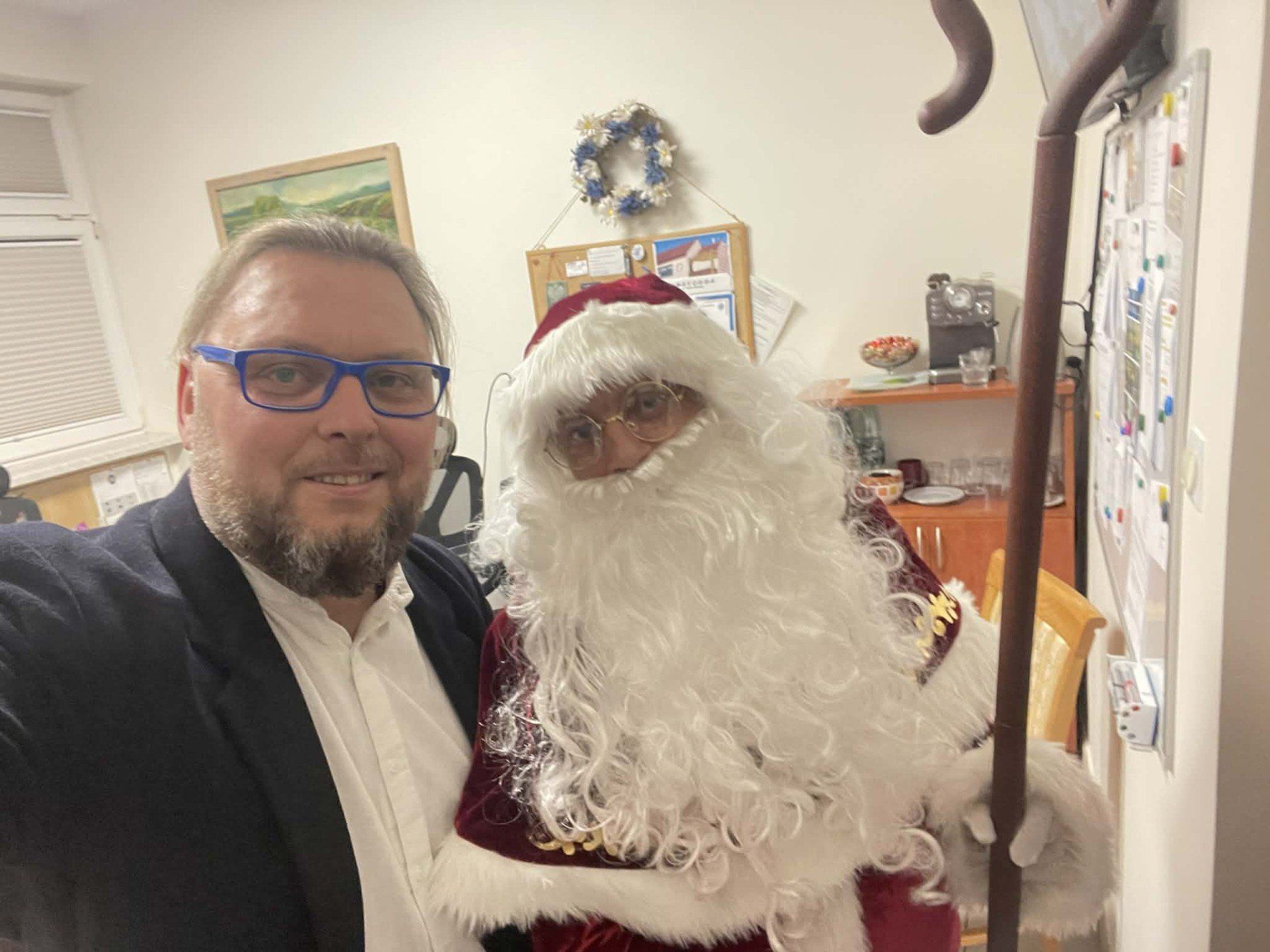 Mikołaj obdarował także Krzysztofa Pitrę dyrektora Domu Kultury w Koprzywnicy. 