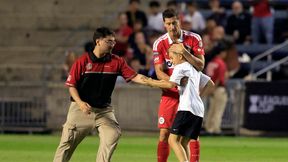 Nagle ruszył w kierunku Lewandowskiego. Ochrona wkroczyła do akcji