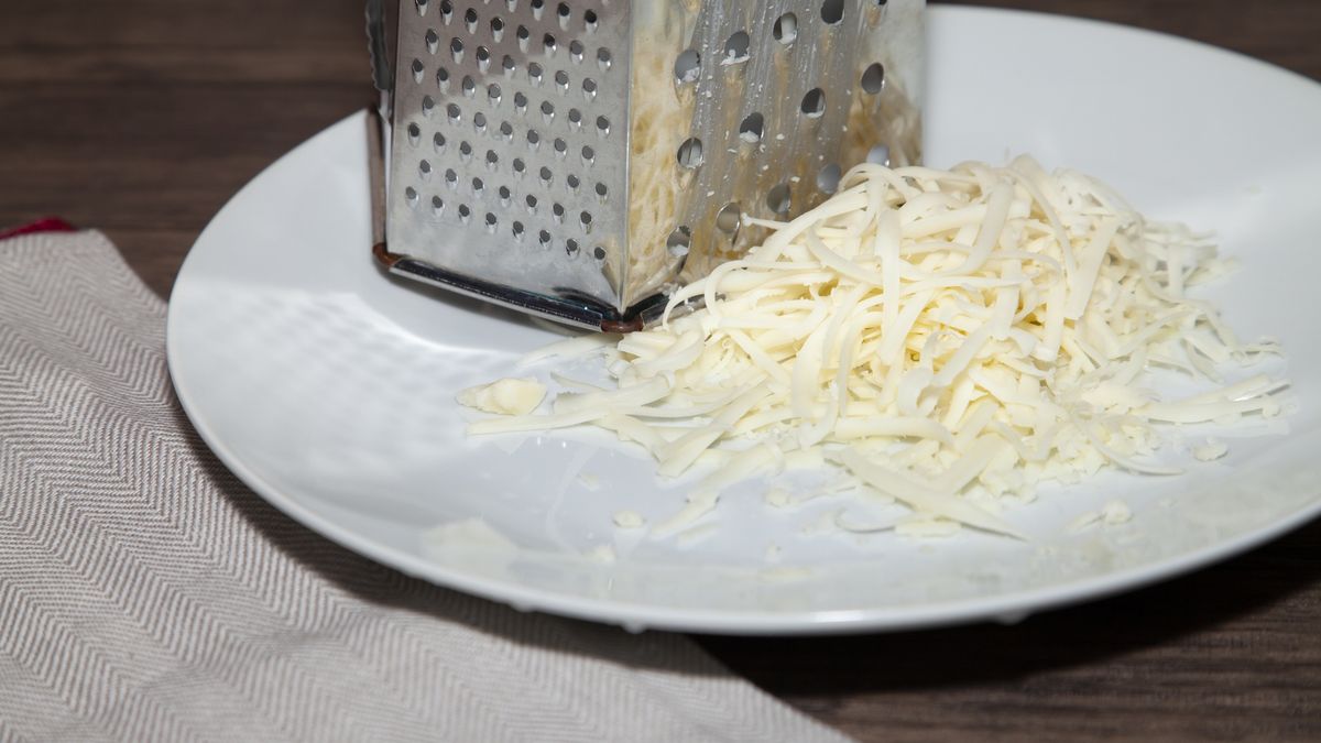 Mozzarella zawiera mniej sodu i tłuszczu niż inne sery