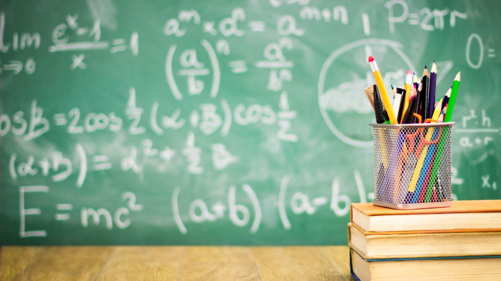 Podwyżkę dostaną pracownicy obsługi i administracji publicznych szkół i przedszkoli.