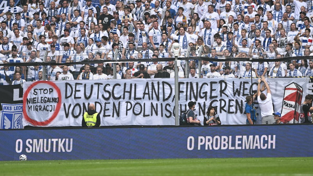 PAP / Jakub Kaczmarczyk / Baner na stadionie Lecha Poznań