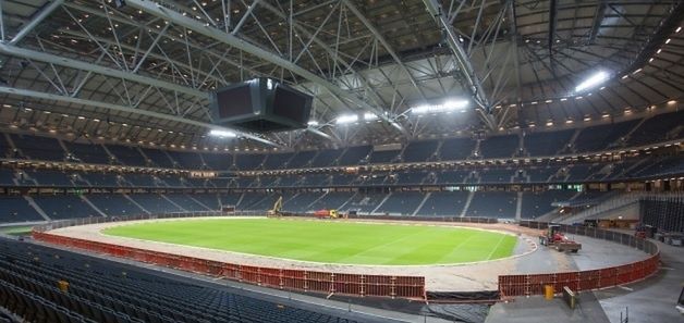 Na obiekcie Friends Arena, który może pomieścić 50 tys. kibiców, trwają obecnie prace nad ułożeniem sztucznej nawierzchni // foto: speedwaygp.com