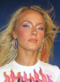 Zara Larson zaprasza fanów na scenę. Artystka zachwycona wykonaniem viralowego tańca?