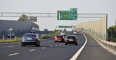 Warszawa. Karambol na S8. Są ranni