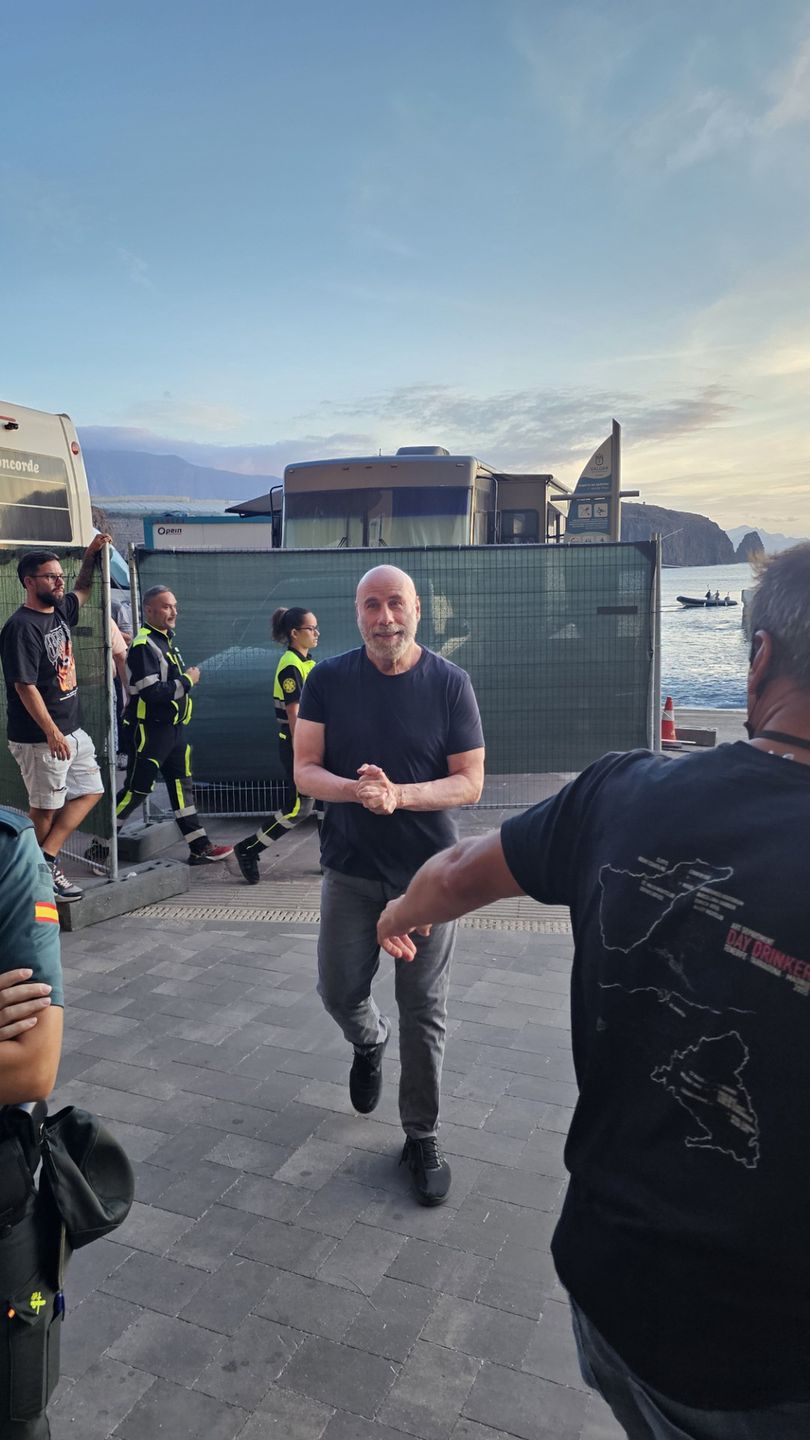 John Travolta nie unika spotkań z turystami i mieszkańcami wysp