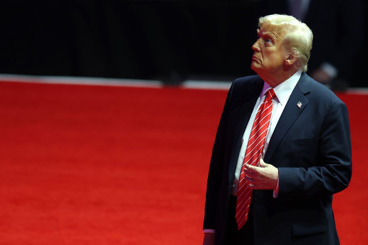 German TV apologizes for on-air translator gaffe during trump event