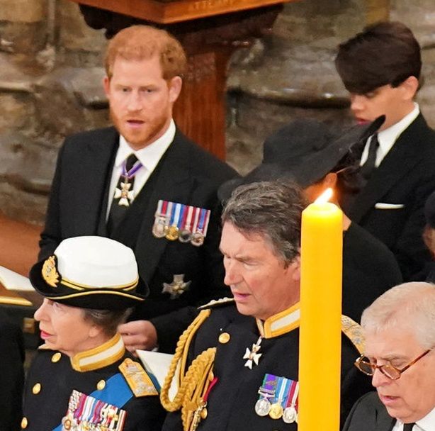 Słabo widoczna na mszy pogrzebowej Meghan Markle 
