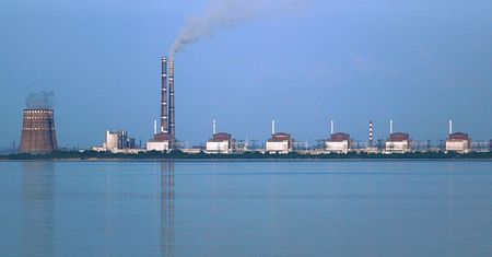 Podstacje zniszczone. MAEA alarmuje ws. ukraińskich elektrowni jądrowych