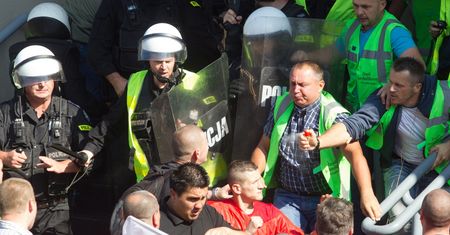 Przepychanki przed siedzibą Holdingu Węglowego. Policja interweniowała