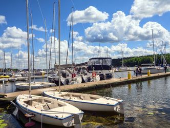 Wakacje się skończyły, stawki nie drgnęły. Podatek denny będzie niższy dopiero za rok