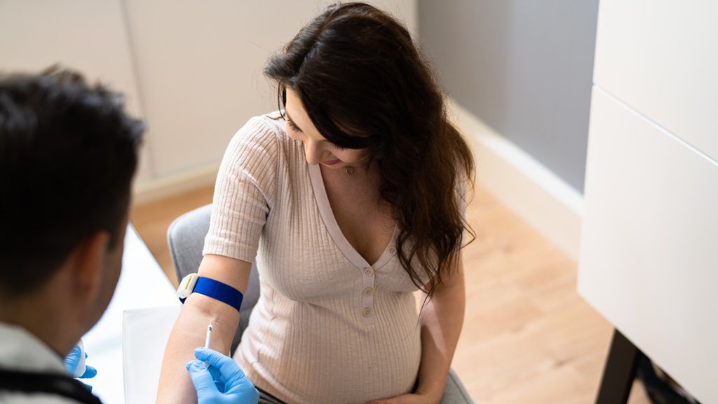 Test PAPP-A polega na pobraniu próbki krwi wraz z badaniem ultrasonograficznym