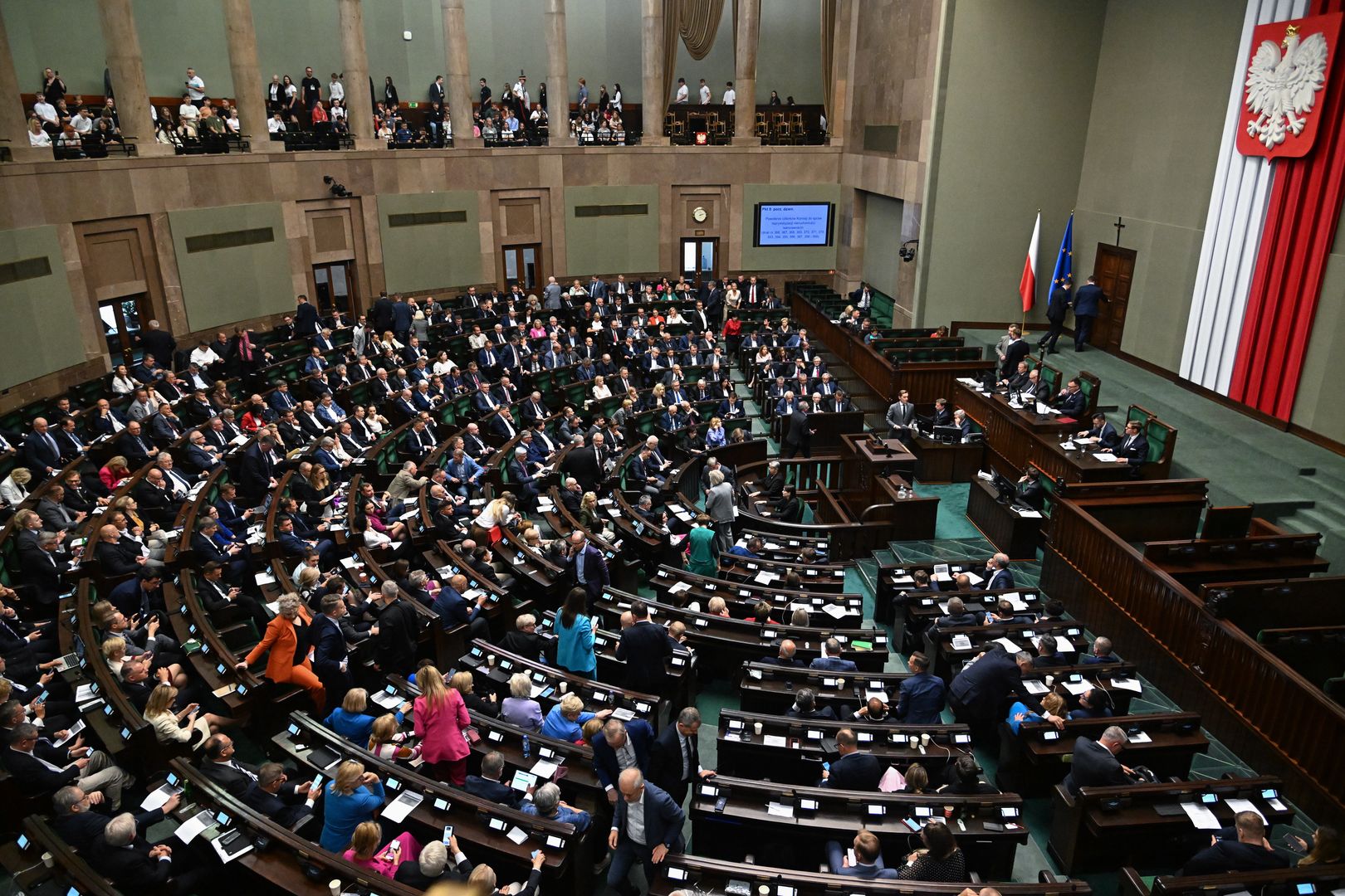 Posłowie lekceważą bezpieczeństwo? Ekspert nie pozostawia złudzeń